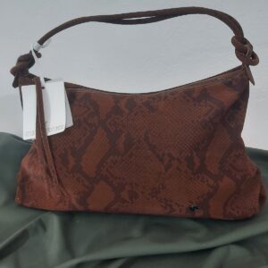 Σουέντ τσάντα με δύο εσωτερικές θήκες